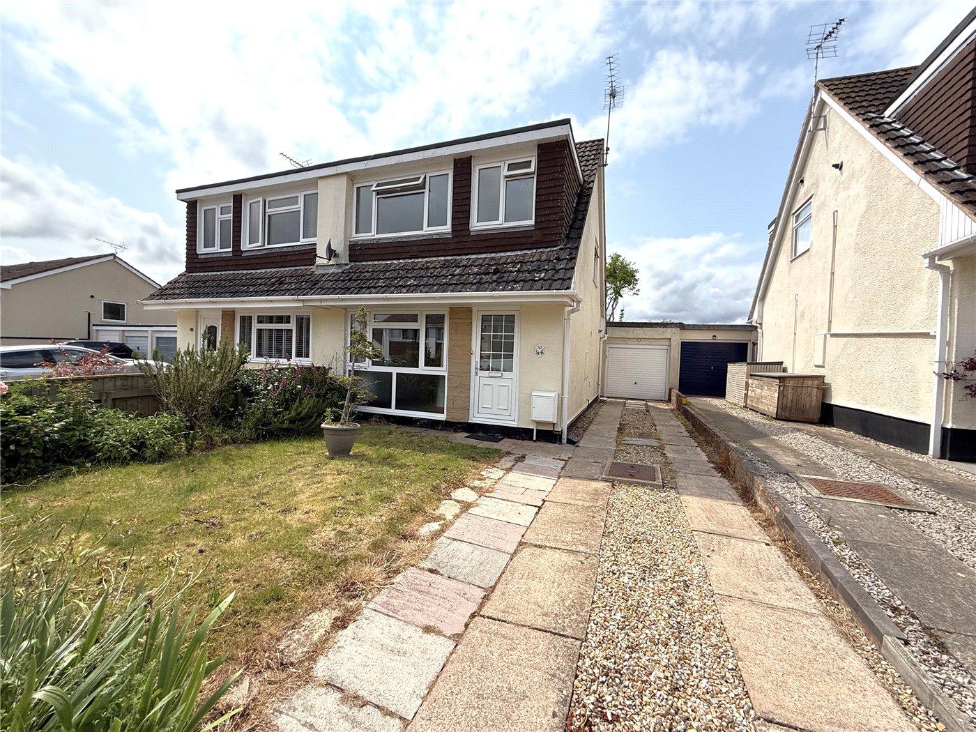 Driveway/Garage